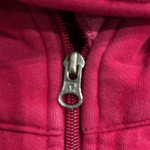 Red lululemon Scuba hoodie zip up - Picture 4 of 5